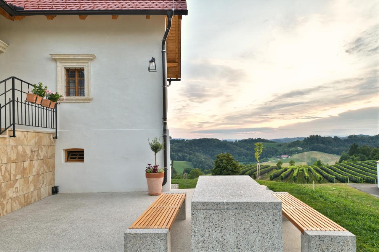 Hisa 1624 - Adults Only Bed & Breakfast Zgornja Kungota Екстериор снимка